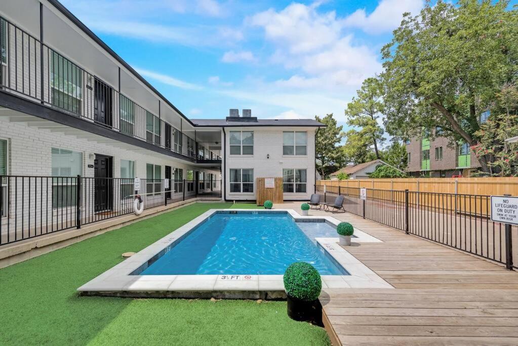 The Classic • Near Knox Henderson Dallas Buitenkant foto